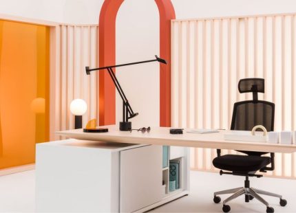 Gravity Desk MDD office workstation desk in Dubai UAE