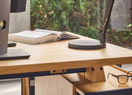 Viga Desk MDD modern office desk in Dubai UAE