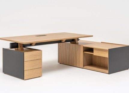 Viga Desk MDD modern office desk in Dubai UAE