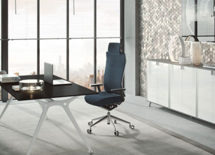 Arkitek Desk Actiu modern office desk in Dubai UAE