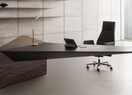 Euclideo Desk 4 Mariani luxury Italian executive desk in Dubai UAE