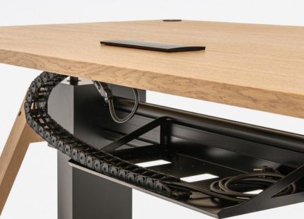 Viga Desk MDD modern office desk in Dubai UAE