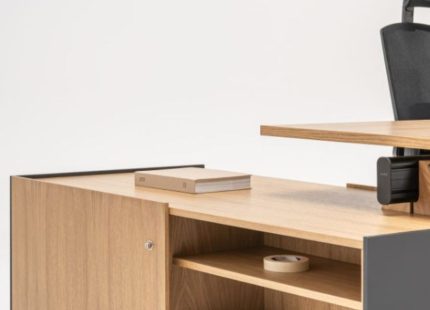 Viga Desk MDD modern office desk in Dubai UAE