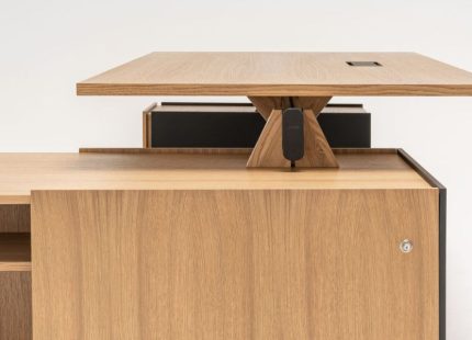 Viga Desk MDD modern office desk in Dubai UAE