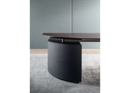 Sienna Desk 4 Mariani luxury Italian executive desk in Dubai UAE