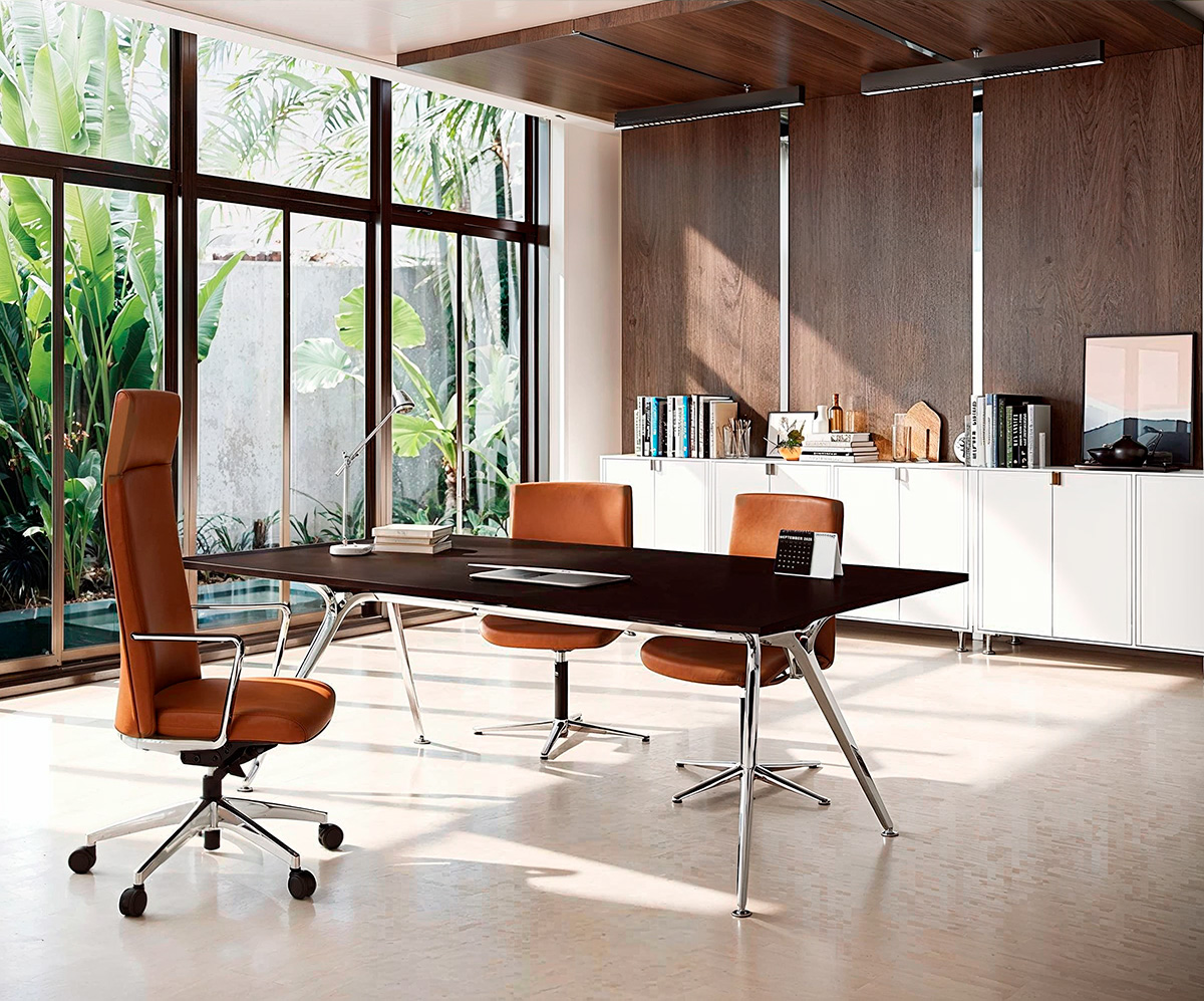 Ergonomic office chair with lumbar support in Dubai UAE