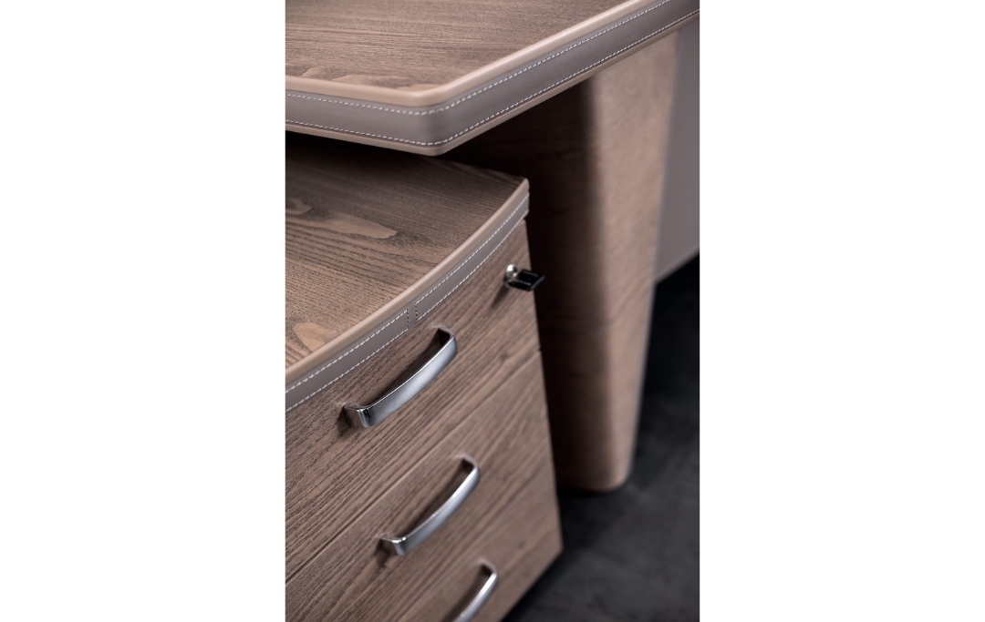 iSixty Desk Codutti luxury Italian executive desk in Dubai UAE