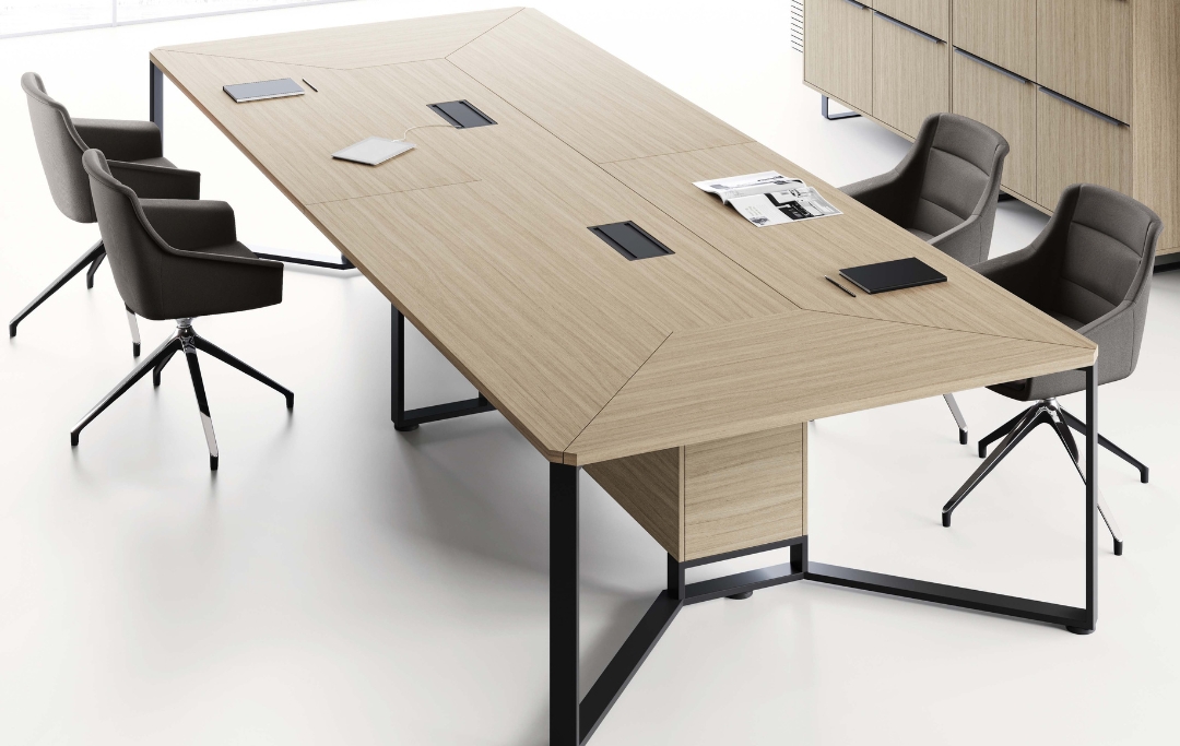 I Meet Las Mobili Italian meeting table Dubai UAE