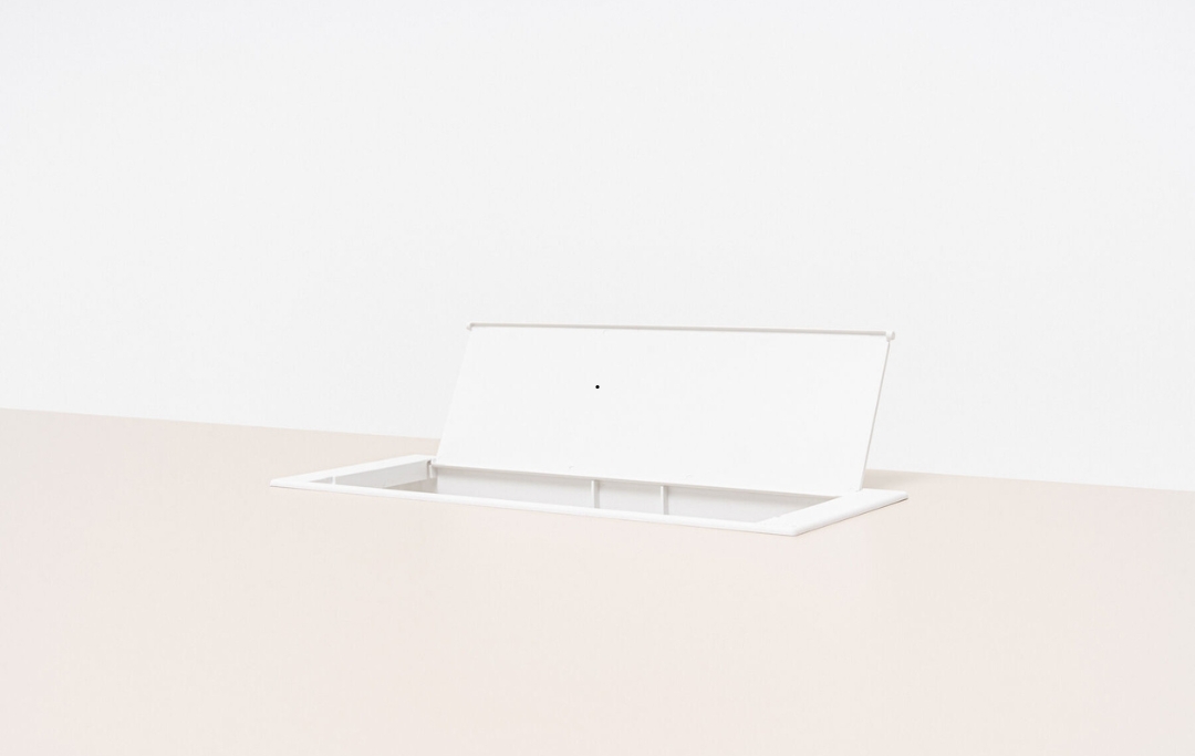 Viga Desk MDD executive office desk Dubai UAE
