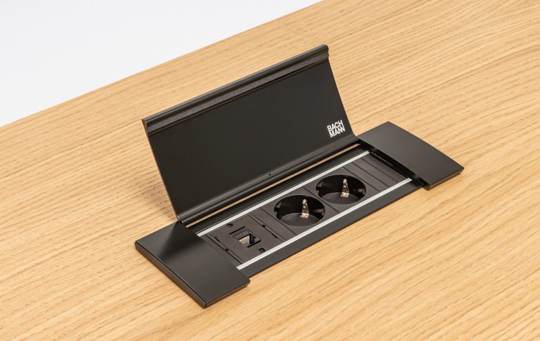Viga Desk MDD executive office desk Dubai UAE