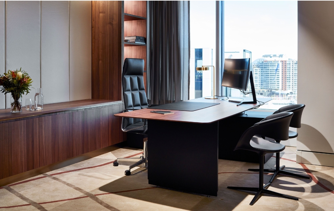 Keypiece Desk Walter Knoll luxury executive desk Dubai UAE