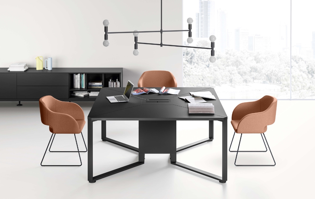I Meet Las Mobili Italian meeting table Dubai UAE