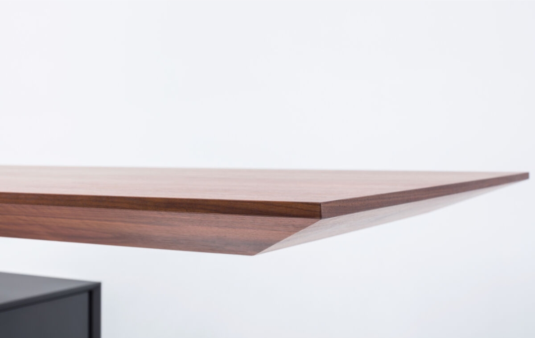 Gravity Desk MDD office workstation desk in Dubai UAE