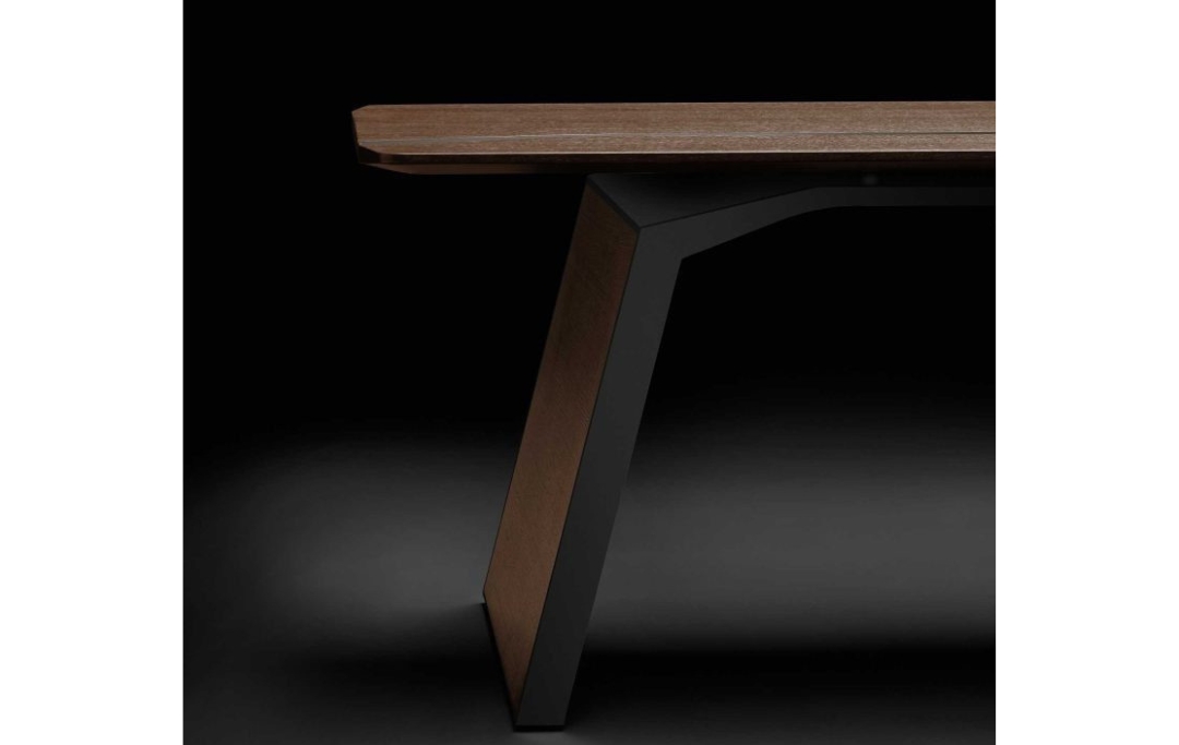 Metar Desk Bralco Italian executive office desk Dubai UAE