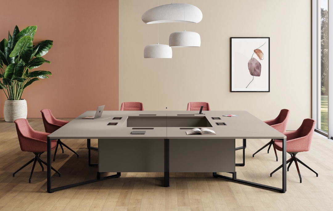 I Meet Las Mobili Italian meeting table Dubai UAE