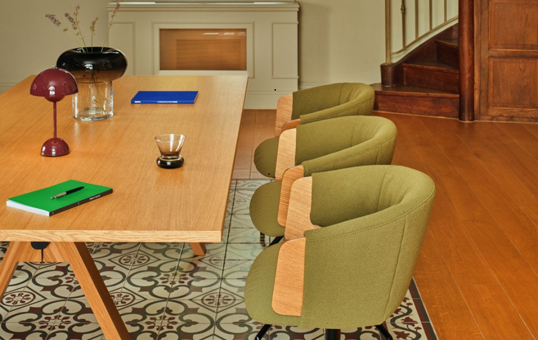Viga Desk MDD executive office desk Dubai UAE