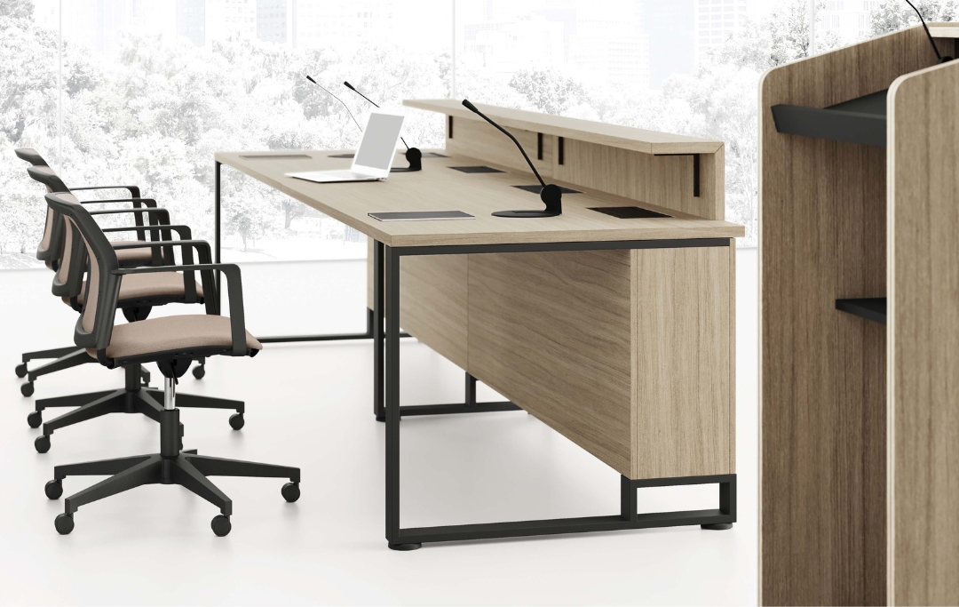 I Meet Las Mobili Italian meeting table Dubai UAE