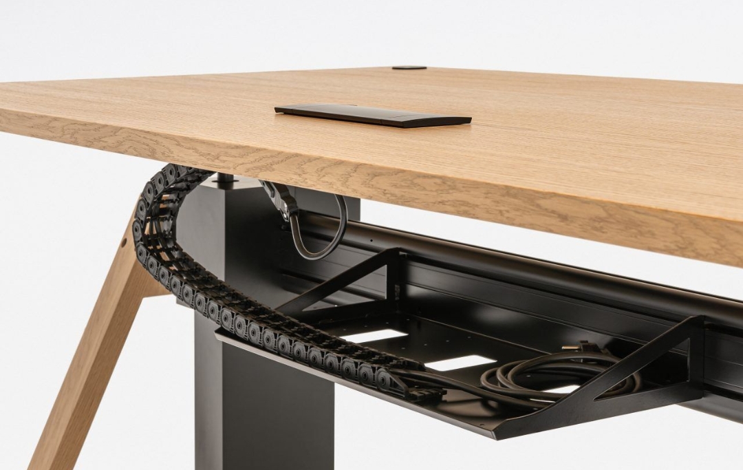 Viga Desk MDD executive office desk Dubai UAE