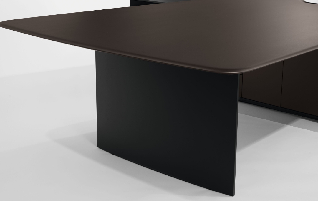 Keypiece Desk Walter Knoll luxury executive desk Dubai UAE
