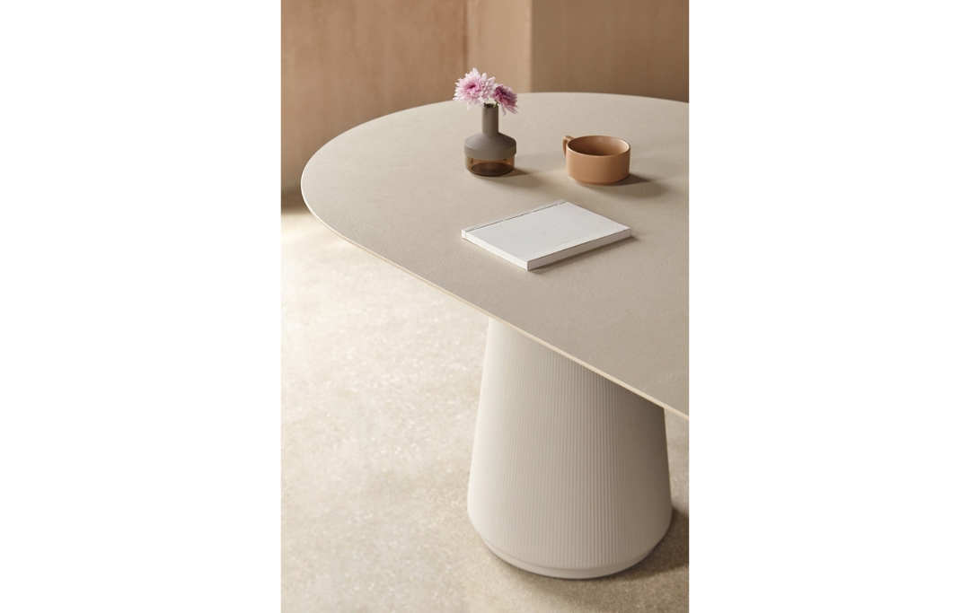 Dorik Actiu modern office desk Dubai UAE