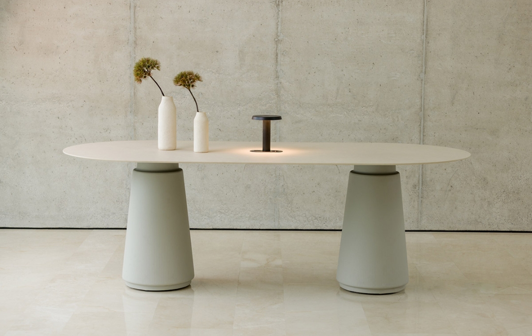 Dorik Actiu modern office desk Dubai UAE