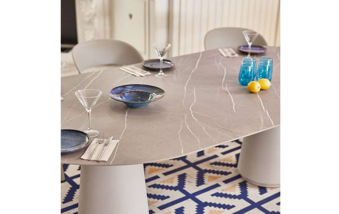 Dorik Actiu modern office desk Dubai UAE