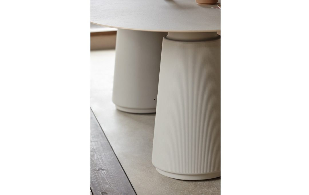 Dorik Actiu modern office desk Dubai UAE