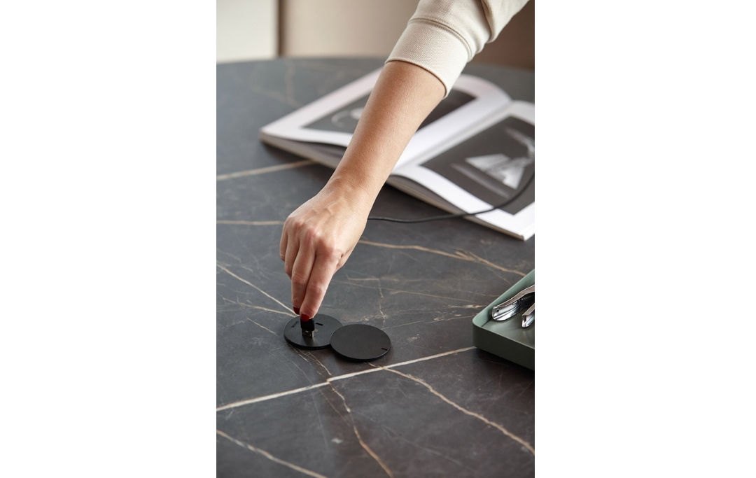 Dorik Actiu modern office desk Dubai UAE