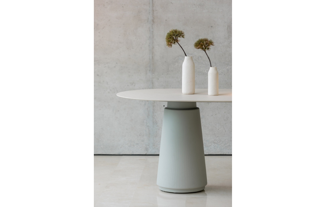Dorik Actiu modern office desk Dubai UAE