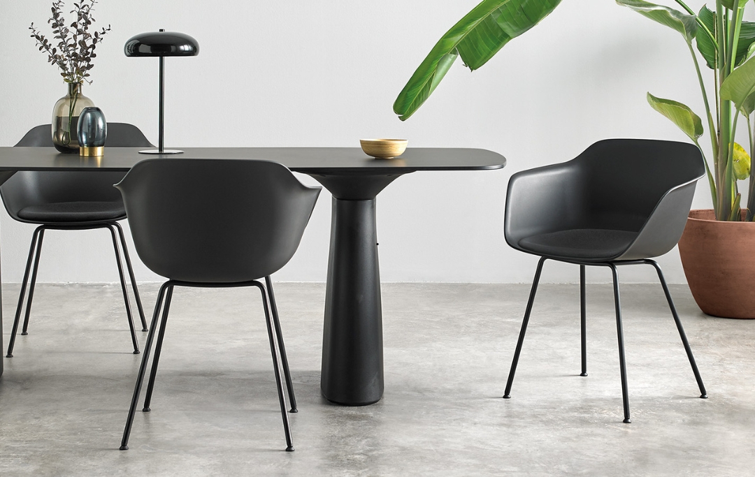 Essens Inclass modern seating furniture Dubai UAE