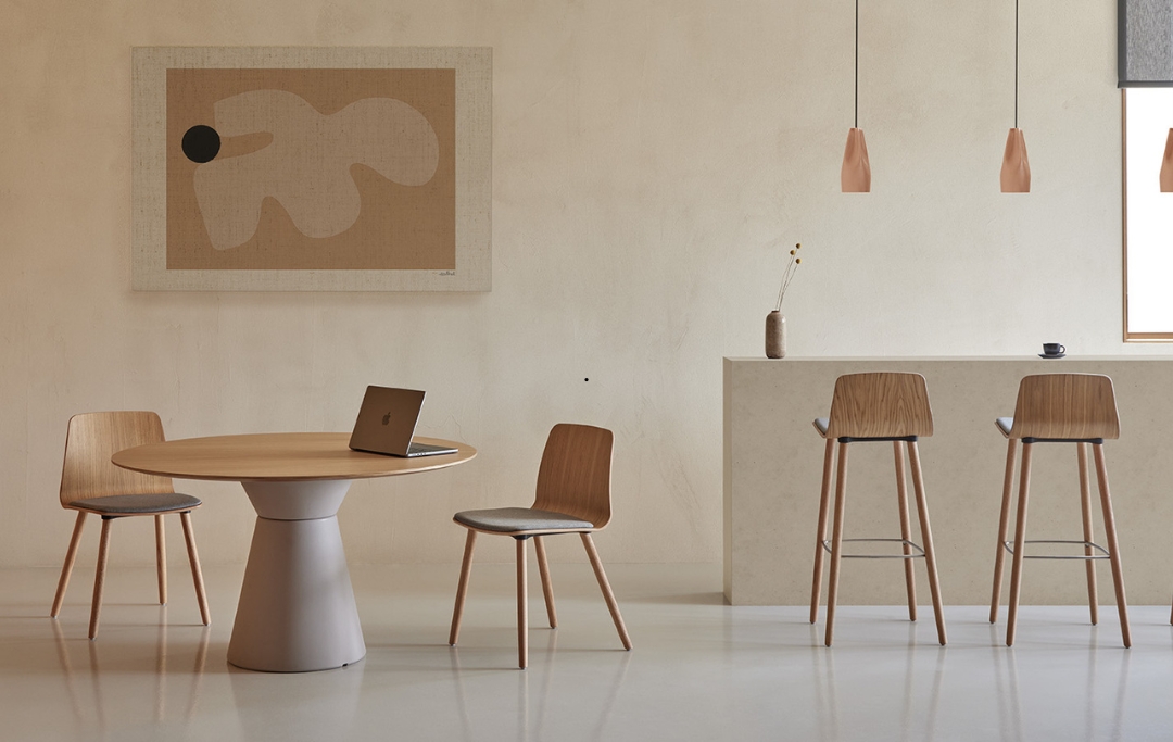 Essens Inclass modern seating furniture Dubai UAE