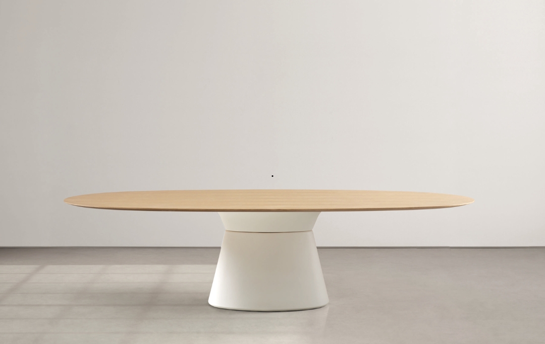Essens Inclass modern seating furniture Dubai UAE