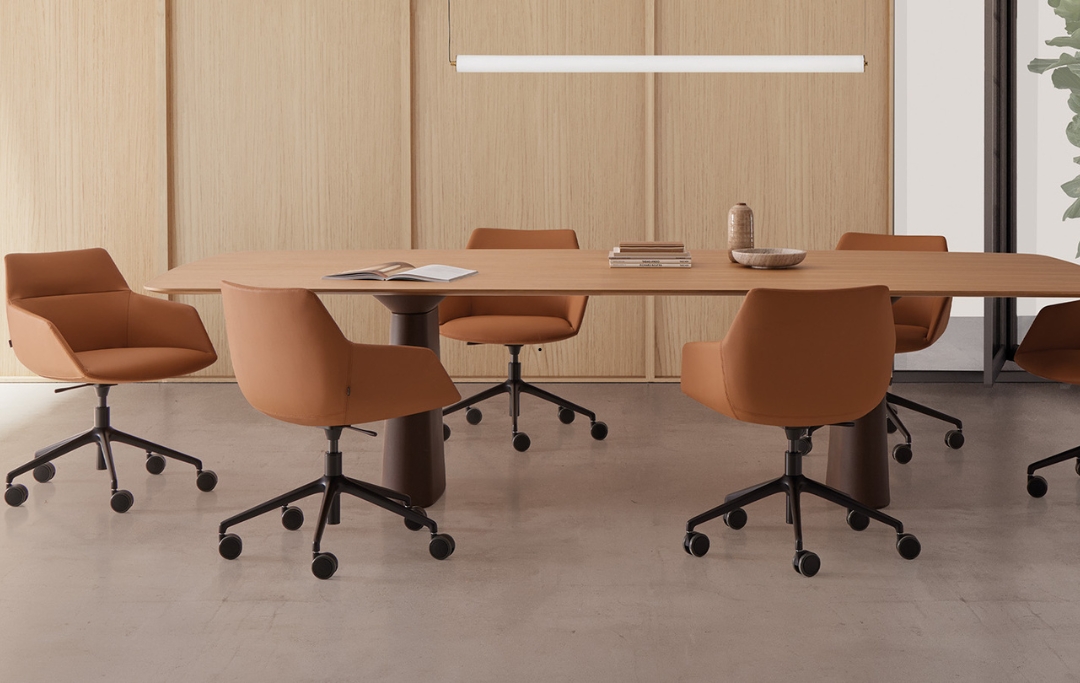 Essens Inclass modern seating furniture Dubai UAE