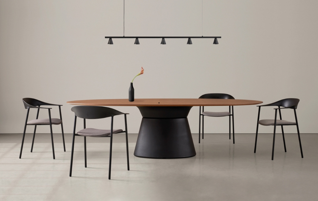 Essens Inclass modern seating furniture Dubai UAE