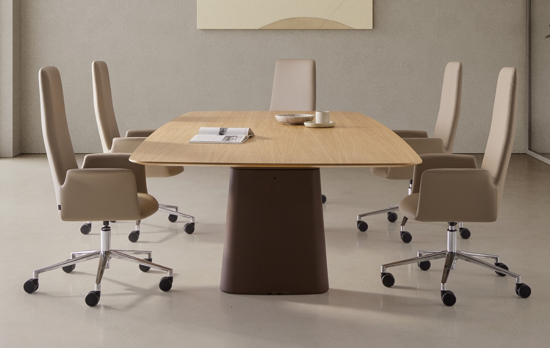 Essens Inclass modern seating furniture Dubai UAE