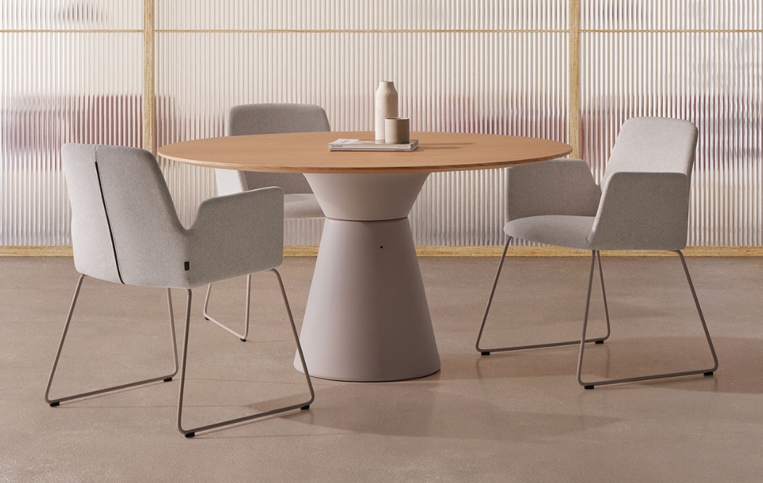 Essens Inclass modern seating furniture Dubai UAE