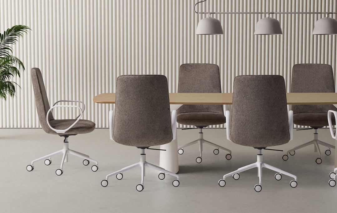 Essens Inclass modern seating furniture Dubai UAE