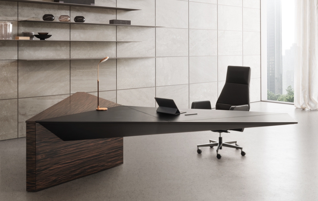 Euclideo Desk 4 Mariani luxury Italian executive desk in Dubai UAE