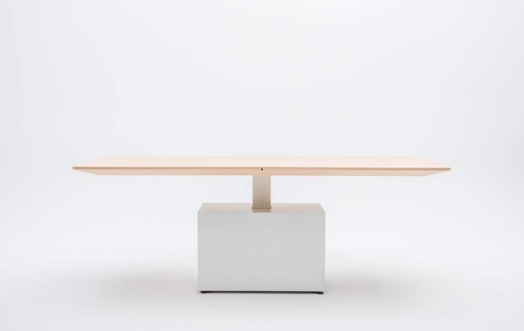 Gravity Desk MDD executive office desk Dubai UAE