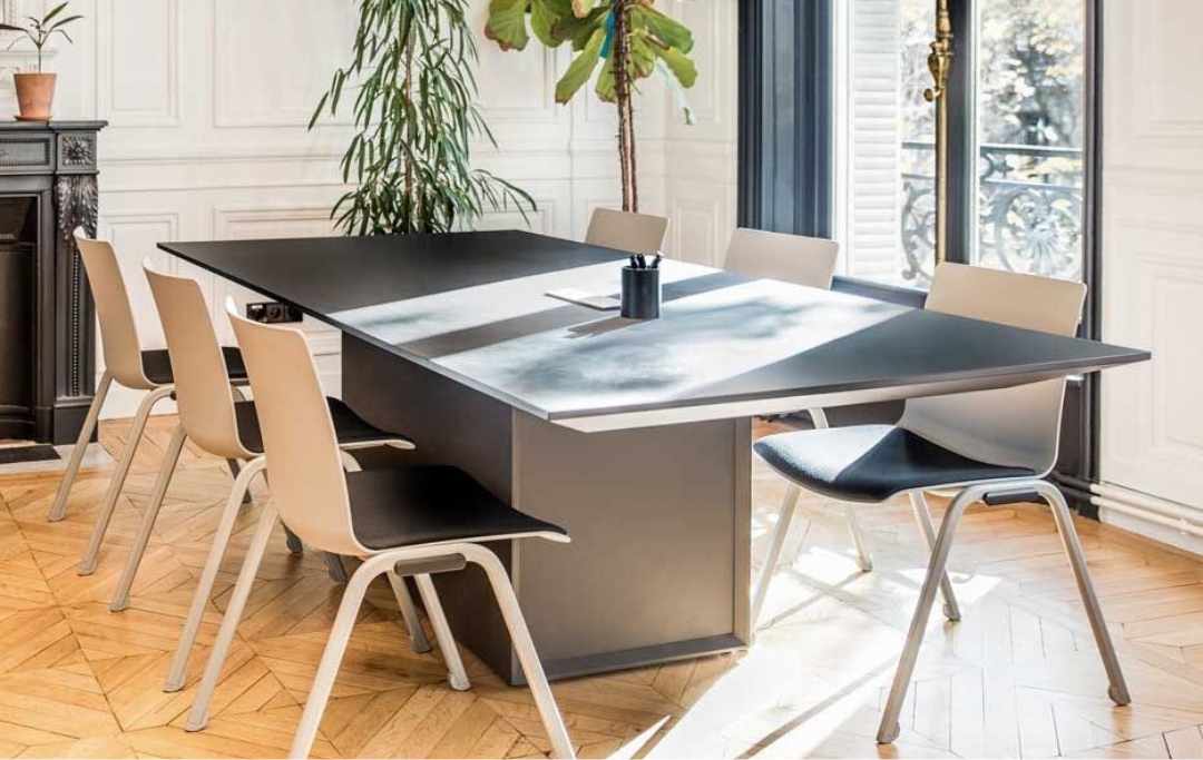 Gravity Desk MDD executive office desk Dubai UAE