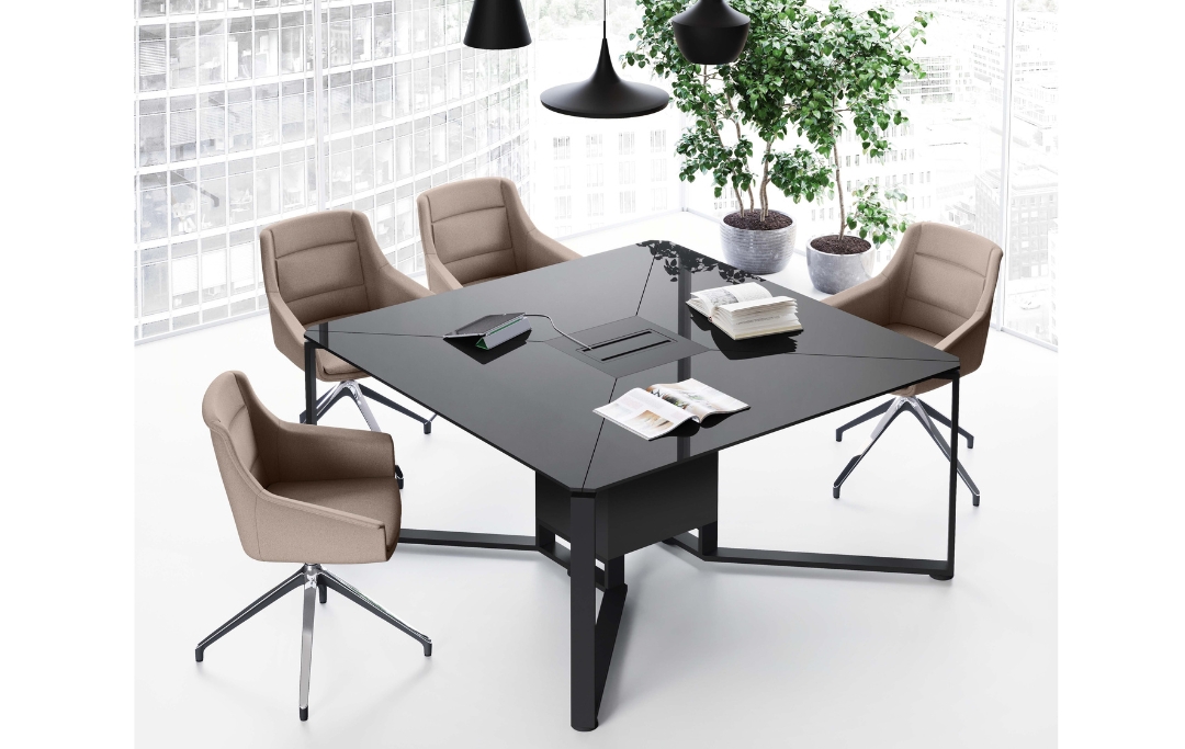 I Meet Las Mobili Italian meeting table Dubai UAE