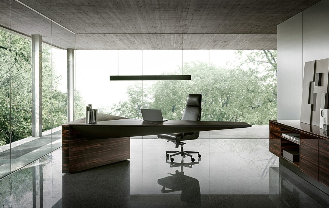 Euclideo Desk 4 Mariani luxury Italian executive desk in Dubai UAE
