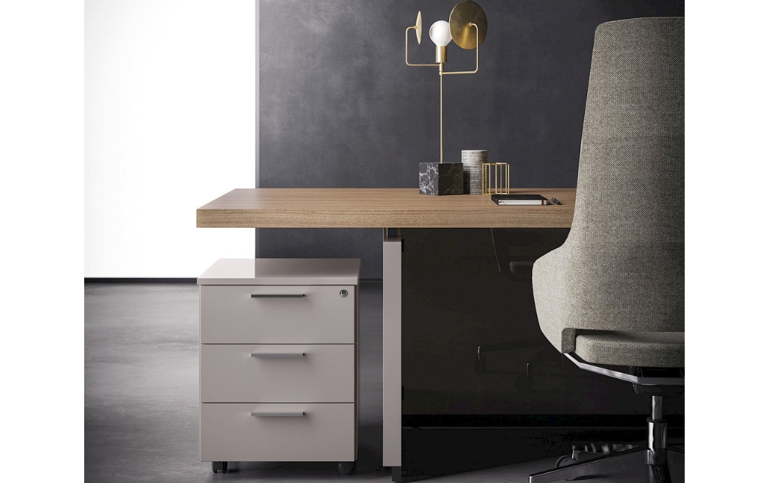 More Desk Sinetica Italian executive office desk Dubai UAE