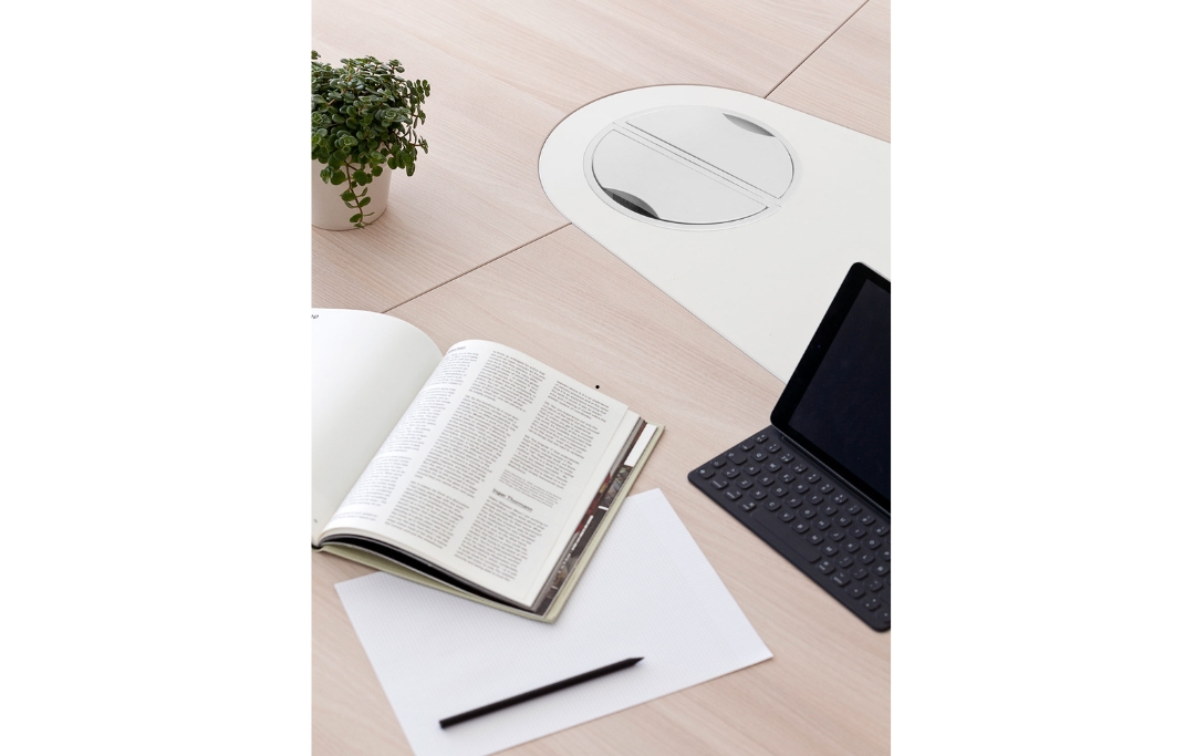 Power Desk Actiu modern office desk Dubai UAE