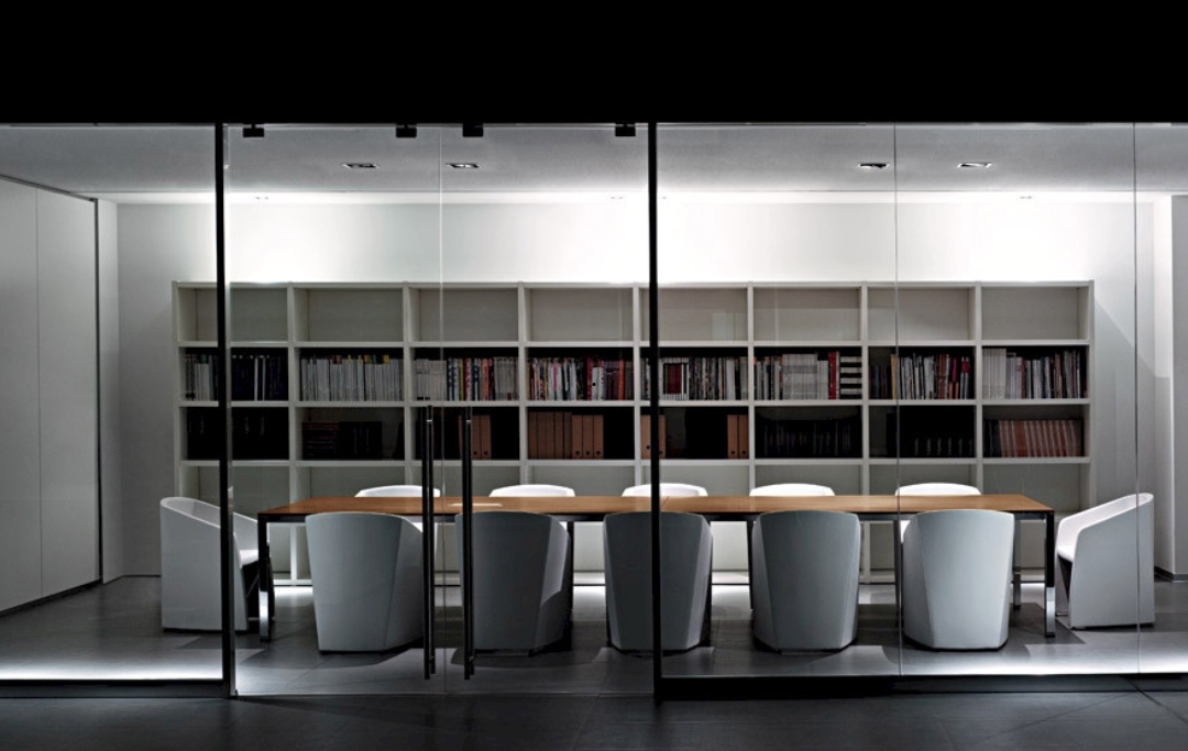 Sinetica Italian office furniture Dubai UAE