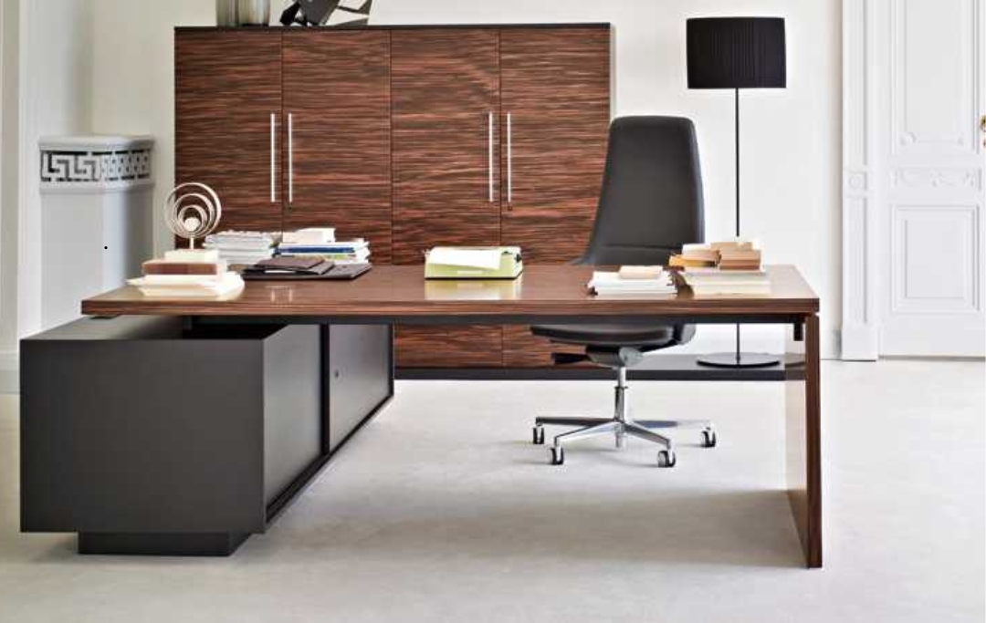 Report Desk Sinetica Italian executive office desk Dubai UAE