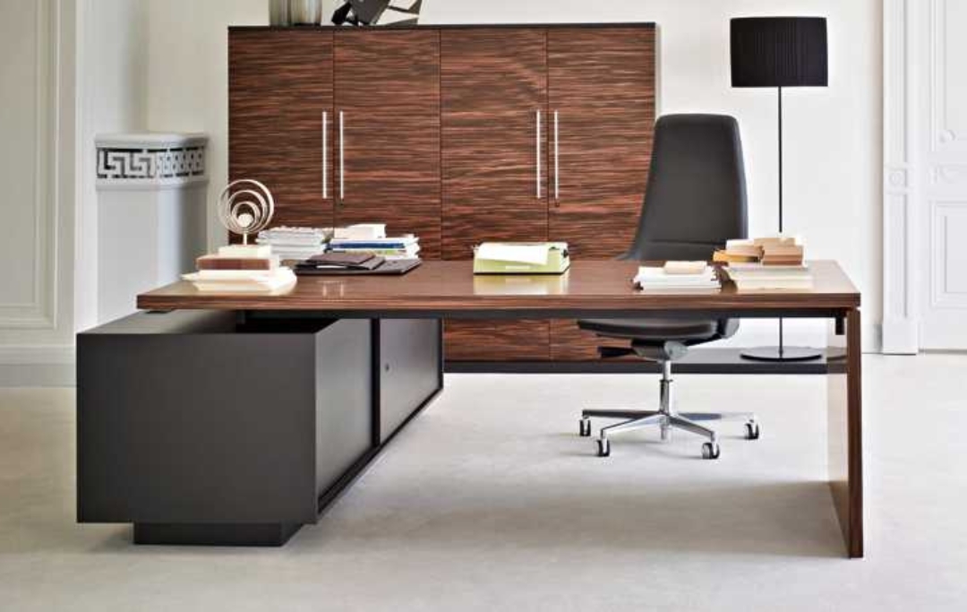 Report Desk Sinetica Italian executive office desk Dubai UAE