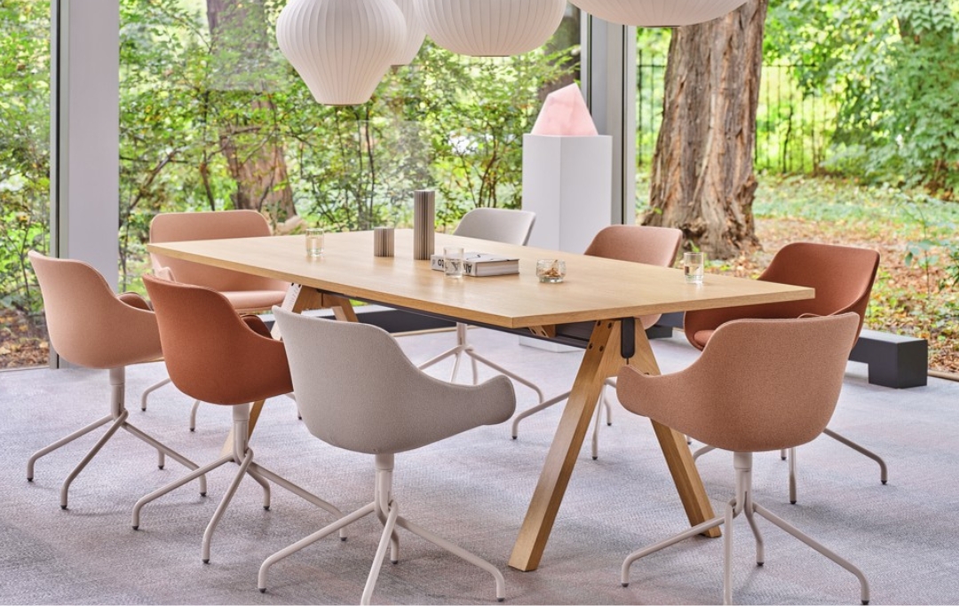 Viga Desk MDD executive office desk Dubai UAE