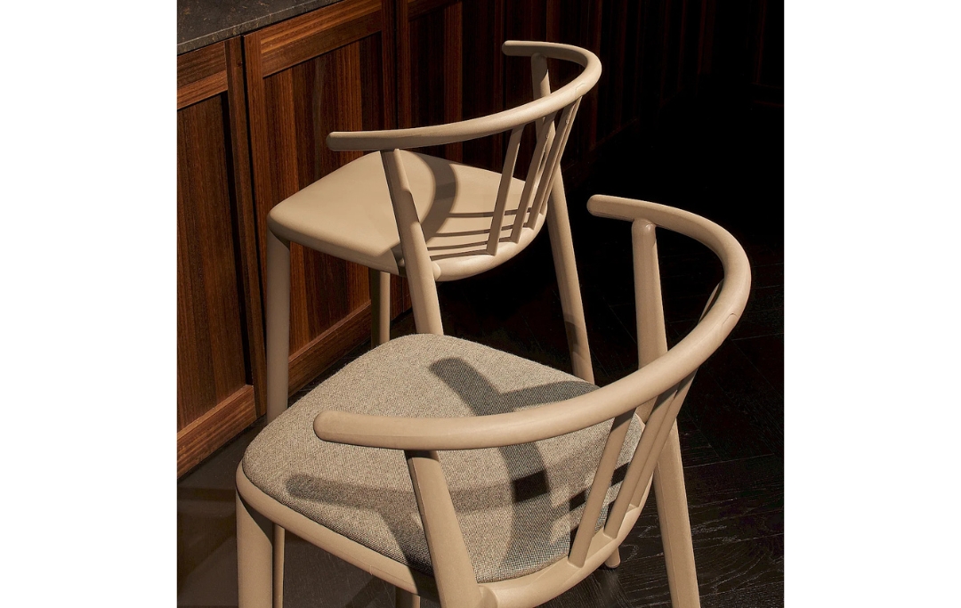 Woody Stool_Resol 1 (4)